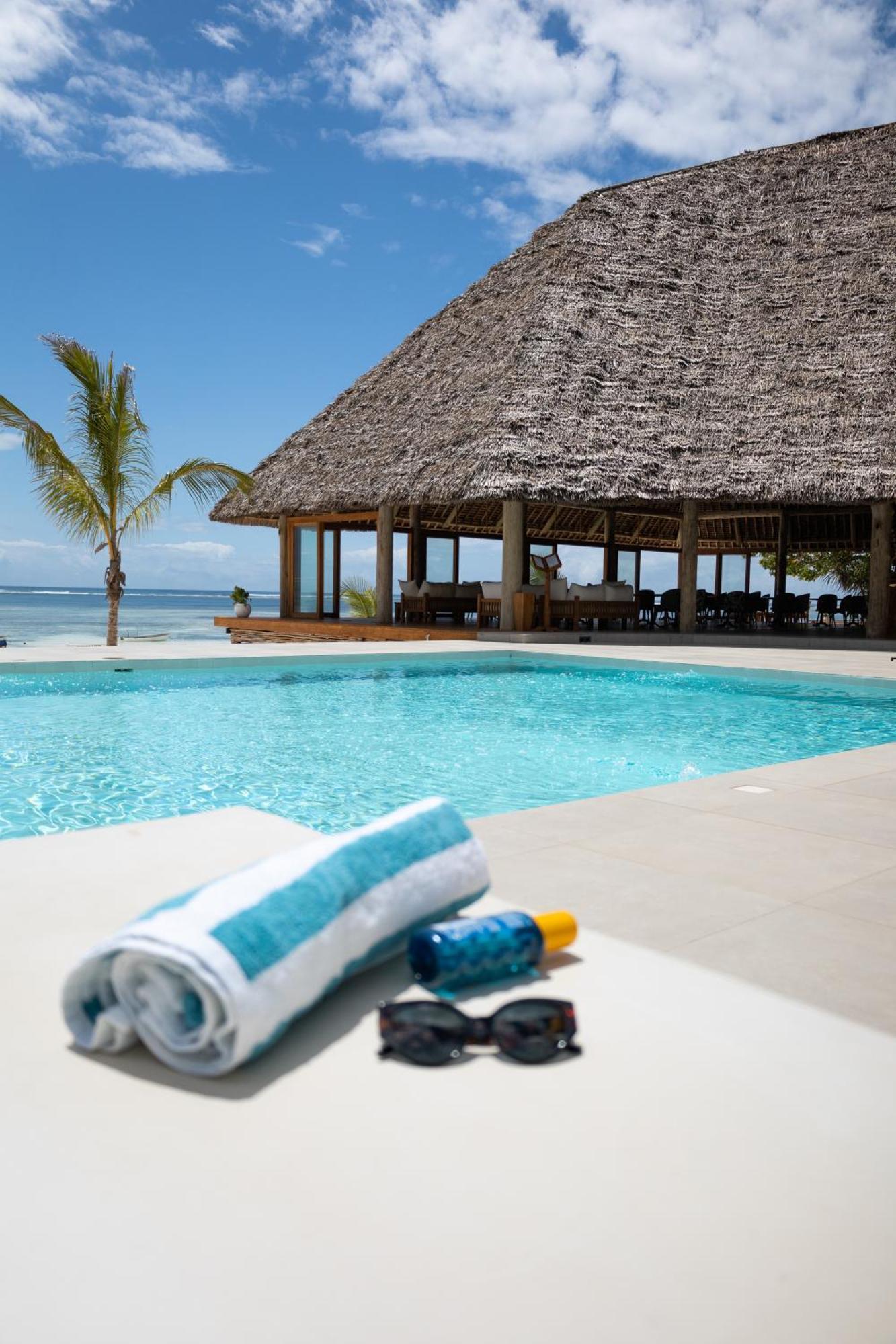 Ocean Boutique Hotel - Adults Only Pingwe Bagian luar foto
